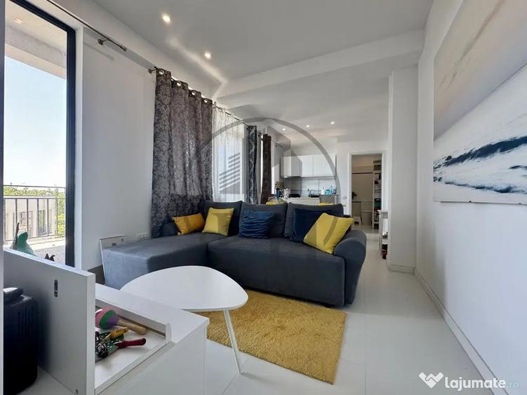 Apartament cu 2 camere semidecomandat, mobilat în Central