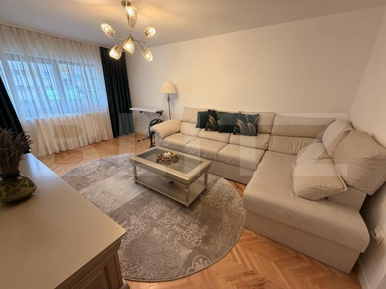 Apartament cu 3 camere decomandat, mobilat în Ampoi 3
