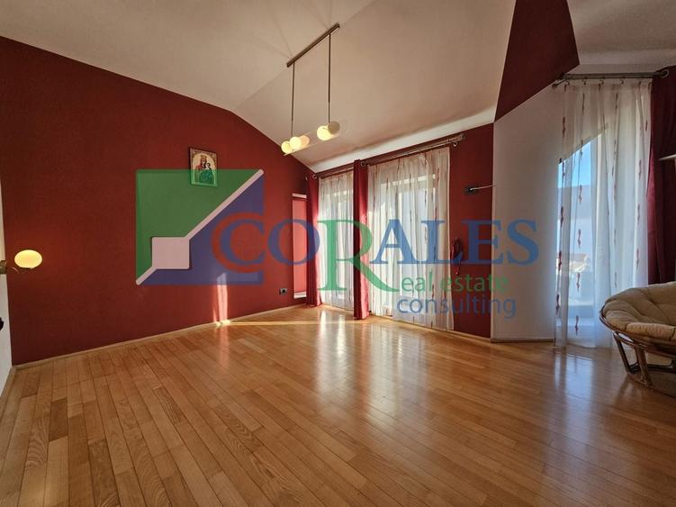 Casă individuală cu 6 camere cu Canalizare în Moșnița Nouă