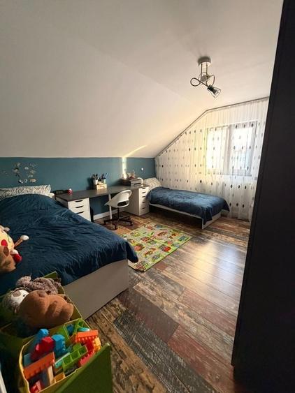 Casă cu 4 camere în Exterior Vest