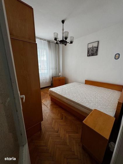 Apartament cu 3 camere decomandat în Complex Studențesc