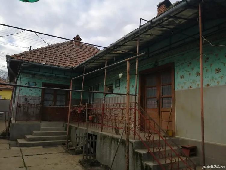 Casă cu 4 camere cu Teren 1000 Mp în Cugir