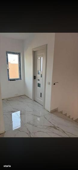 Casă cu 4 camere cu Teren 140 Mp în Central