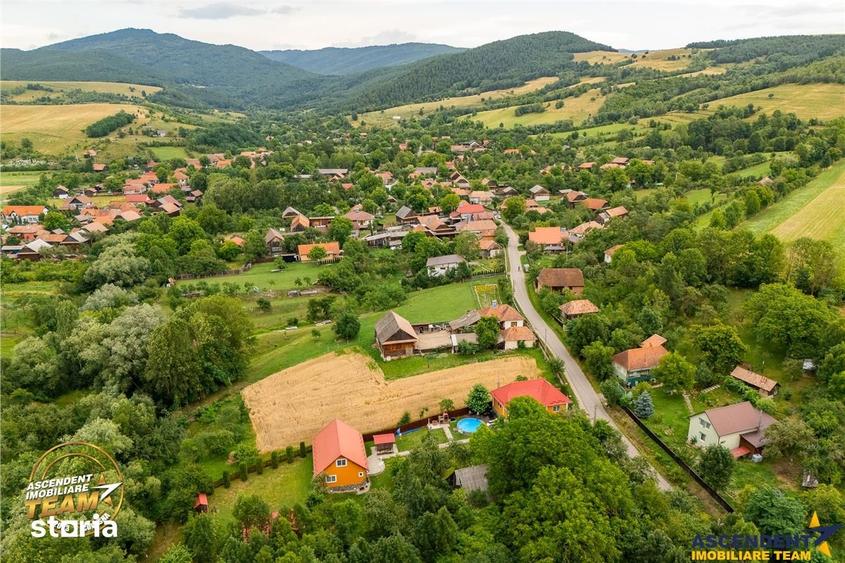 Casă cu 5 camere cu Teren 1700 Mp în Mereni