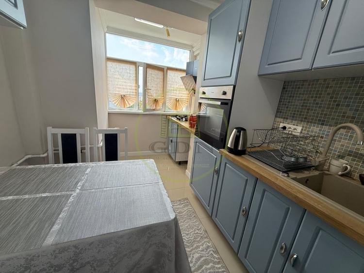 Apartament cu 3 camere decomandat, mobilat în Central