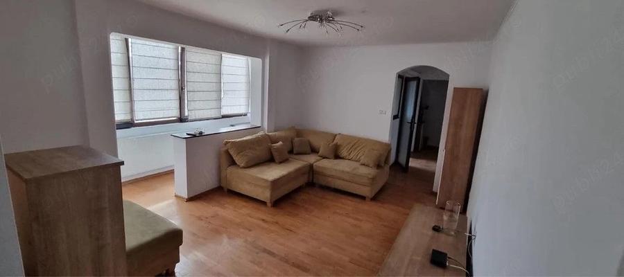 Apartament cu 3 camere semidecomandat în Dacia