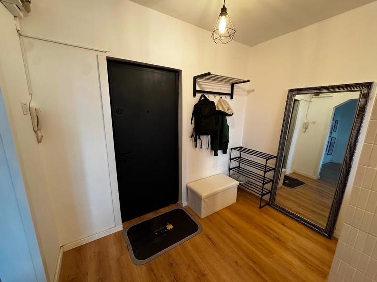 Apartament cu 2 camere semidecomandat, mobilat în Tineretului