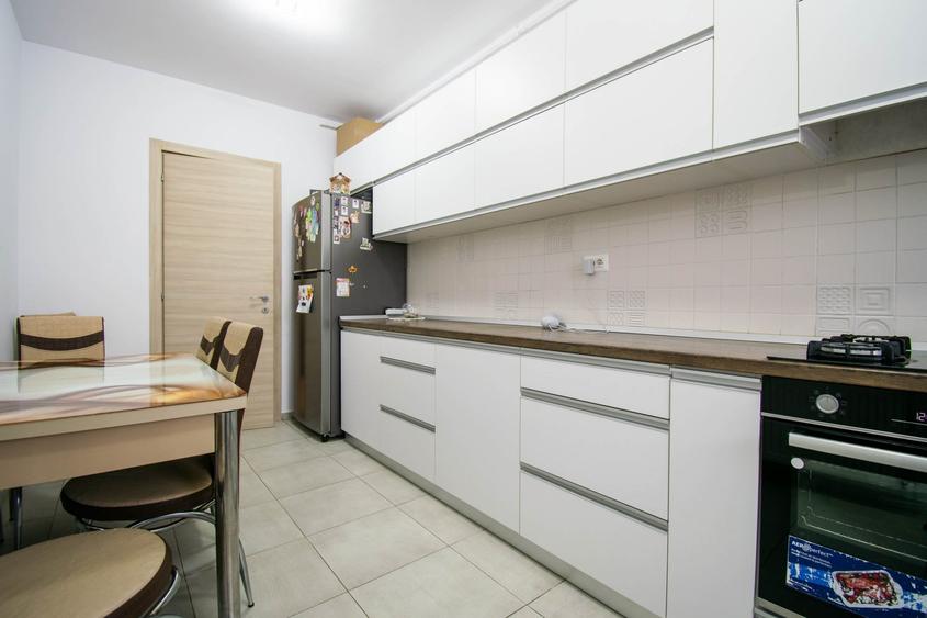 Apartament cu 2 camere decomandat, mobilat în Prelungirea Ghencea