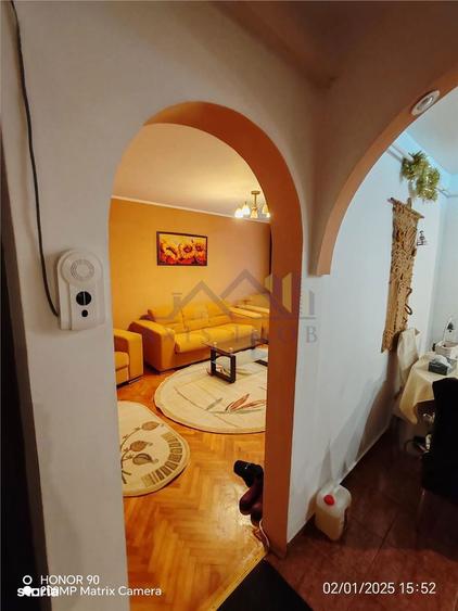 Apartament cu 3 camere decomandat în Unirii Sud