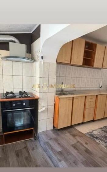 Casă individuală cu 2 camere cu Canalizare în Bucur Obor