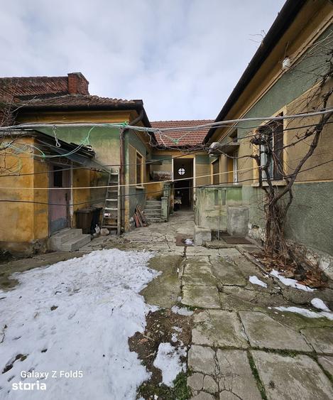 Casă cu 4 camere cu Teren 248 Mp în Central