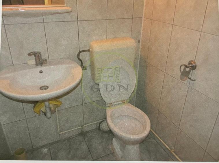 Apartament cu 3 camere decomandat în Calea București