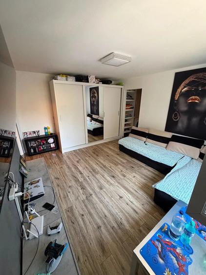 Apartament de vanzare cu 3 camere - 1