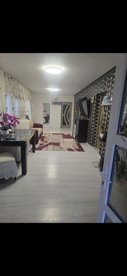 Casă cu 2 camere în Central