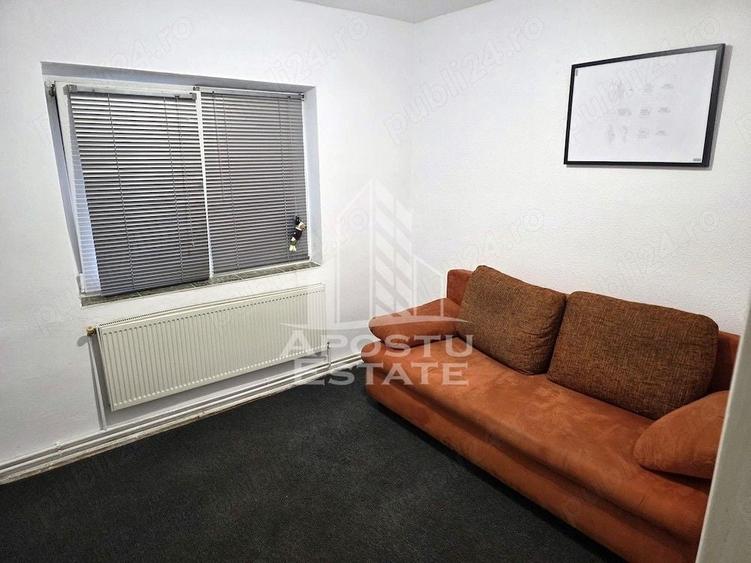 Apartament cu 4 camere decomandat, mobilat în Dâmbovița