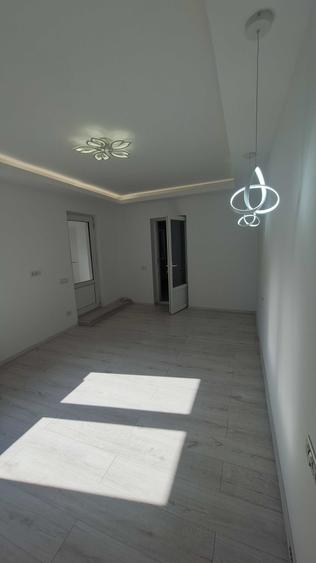 Casă cu 3 camere în Rahova