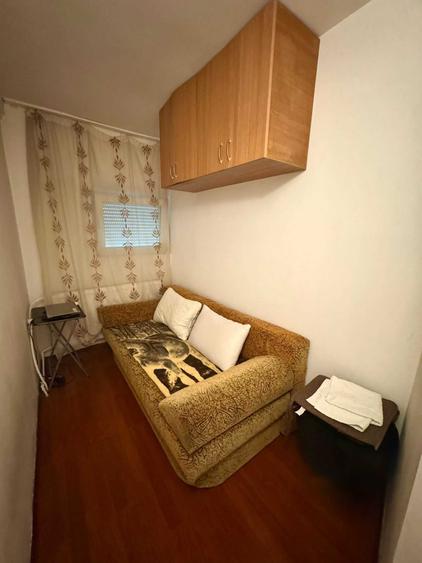 Garsonieră decomandată în Rogerius