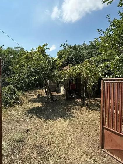 Casă cu 2 camere cu Teren 250 Mp în Valea Călugărească