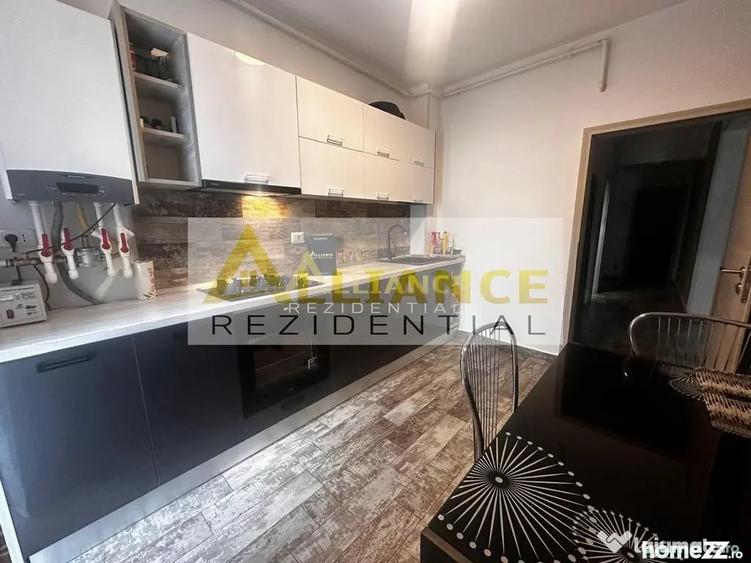 Apartament cu 3 camere decomandat în Berceni