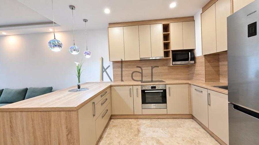 Apartament cu 2 camere semidecomandat, mobilat în Central