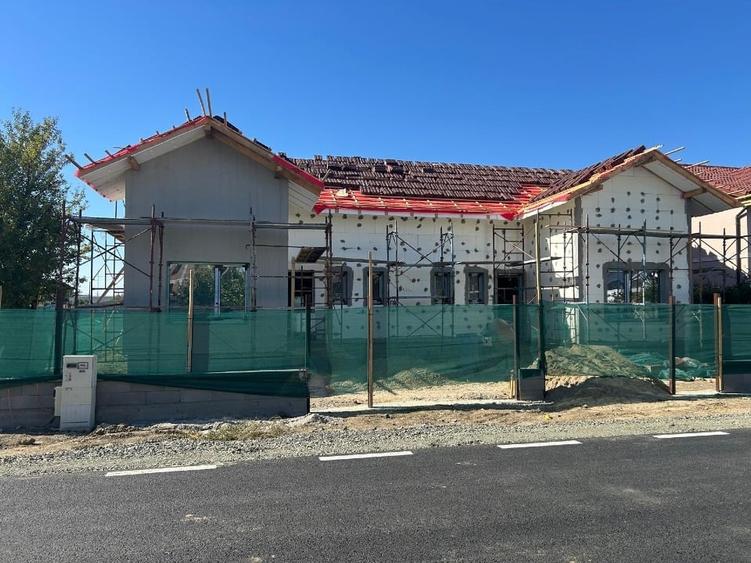 Duplex cu 3 camere cu Canalizare în Moșnița Nouă