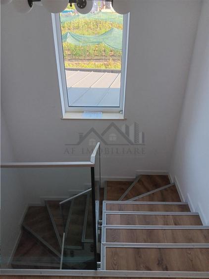Barnova VILA LUX in spatele Primariei zona exclusivista cu p - 15