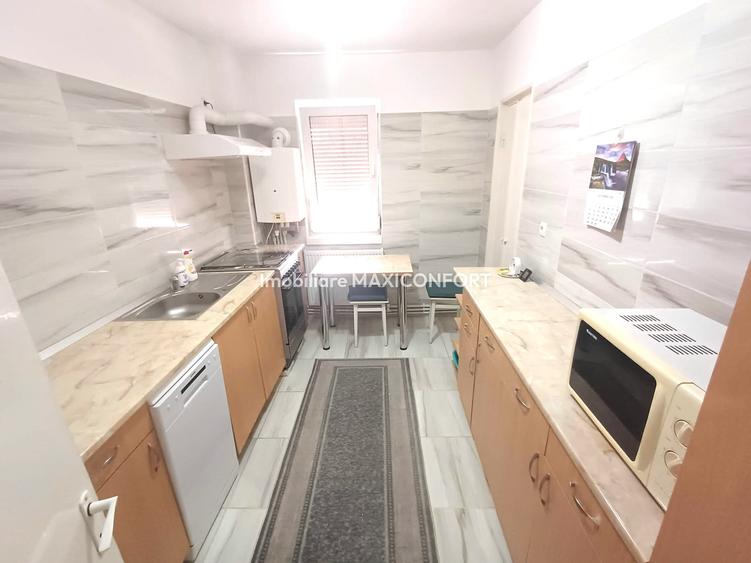 Apartament cu 4 camere semidecomandat în Hipodrom