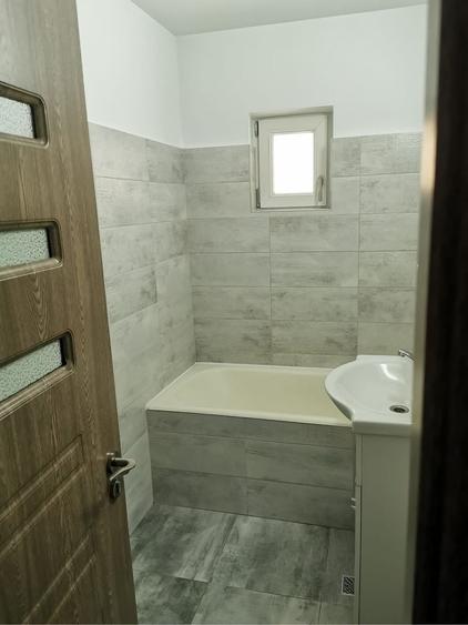 Apartament cu 4 camere decomandat în Exterior Vest