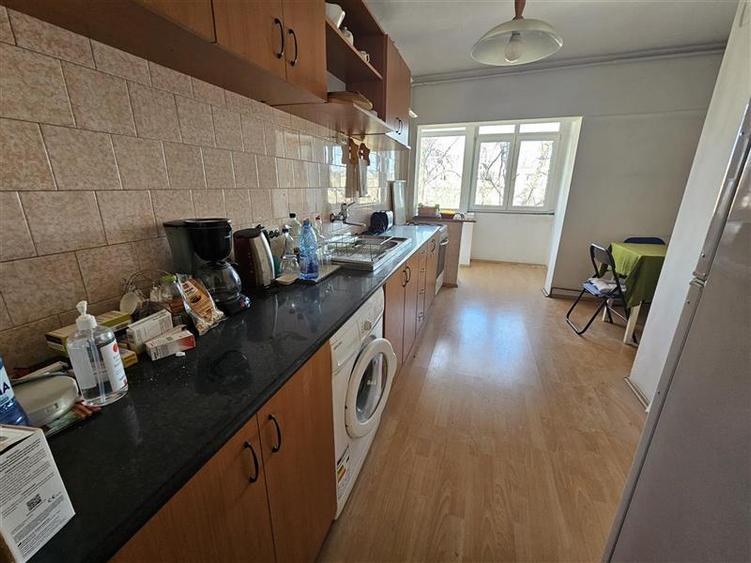 Apartament cu 3 camere semidecomandat, mobilat în Gheorgheni