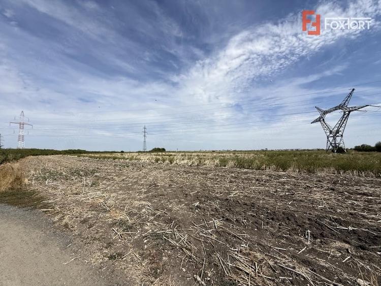 Teren de 35000 mp, în Exterior Nord