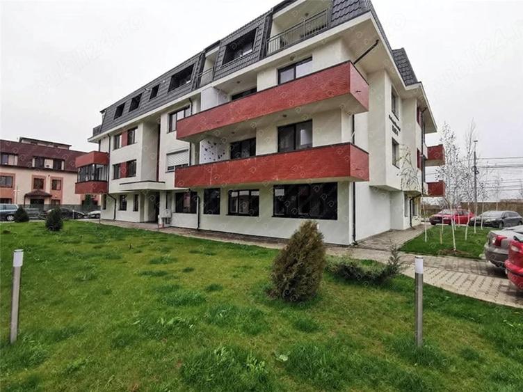 Apartament cu 2 camere semidecomandat în 1 Decembrie
