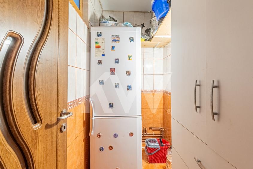 Casă individuală cu 10 camere cu Canalizare în Râșnov
