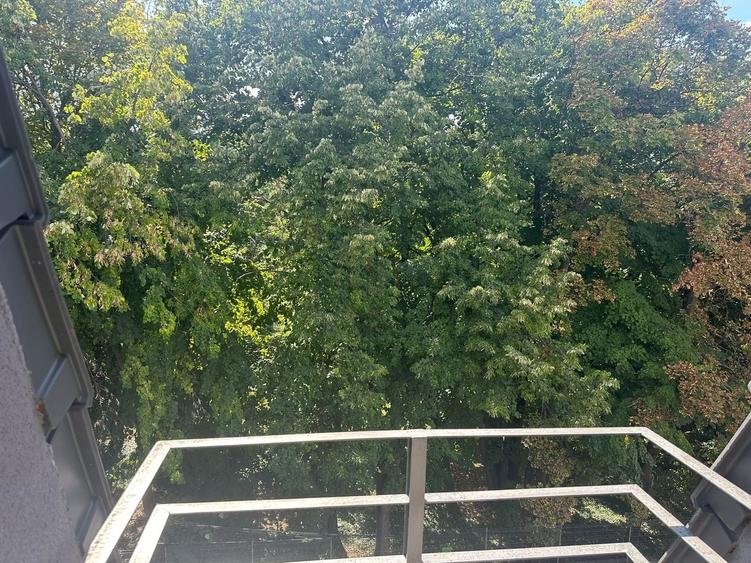 Apartament cu 4 camere decomandat, mobilat în Cotroceni