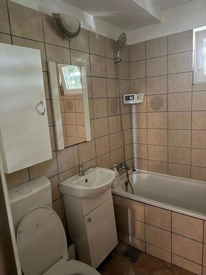 Apartament cu 3 camere semidecomandat în Brâncoveanu