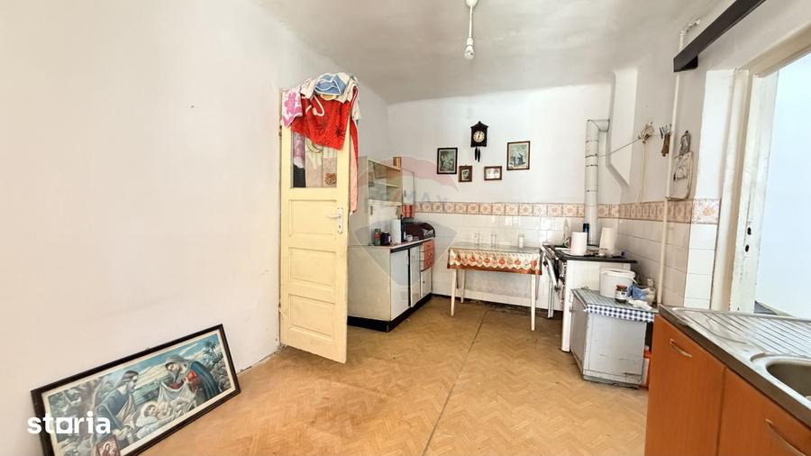 Casă cu 4 camere cu Teren 700 Mp în Vitrometan
