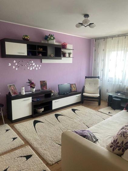 Apartament cu 2 camere decomandat în Moara
