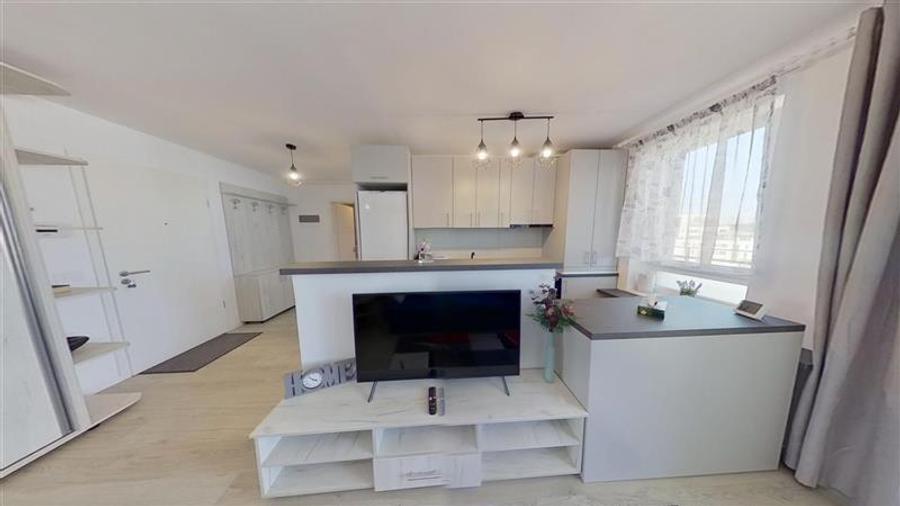 Apartament cu 2 camere decomandat, mobilat în Tractorul