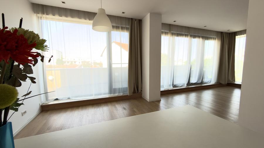 Apartament cu 3 camere decomandat în Universitate