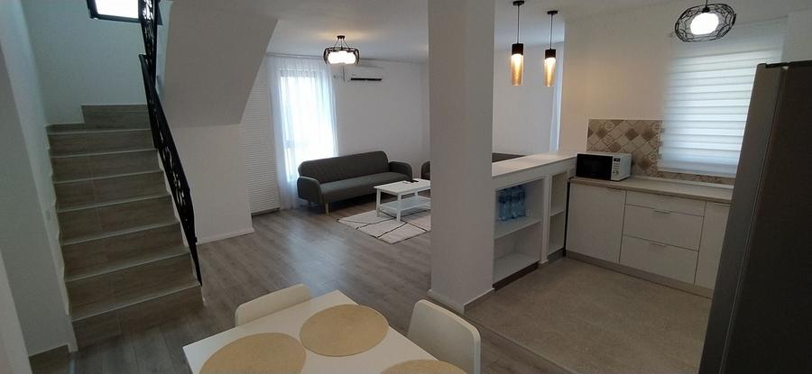 Casă cu 4 camere cu Teren 300 Mp în Tunari