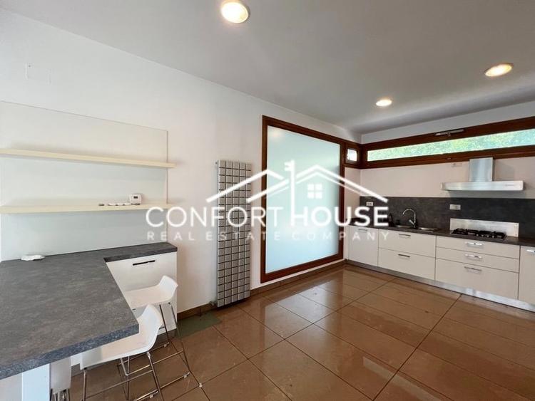 Duplex cu 5 camere cu Piscina în Iancu Nicolae