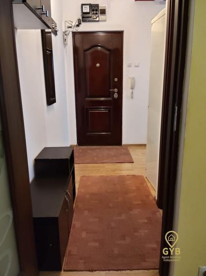 Apartament cu 2 camere semidecomandat, mobilat în Valenta