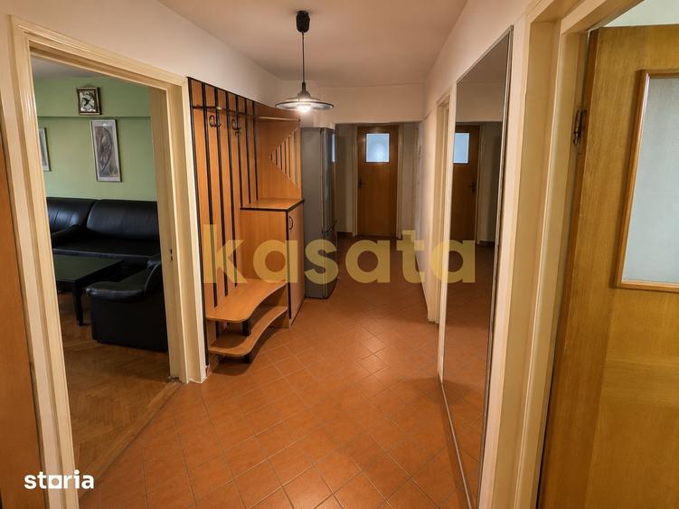 Apartament cu 3 camere decomandat, mobilat în Decebal
