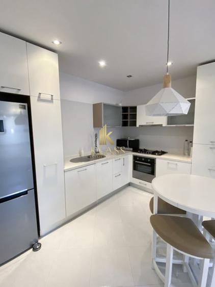 Apartament cu 3 camere decomandat, mobilat în Voluntari