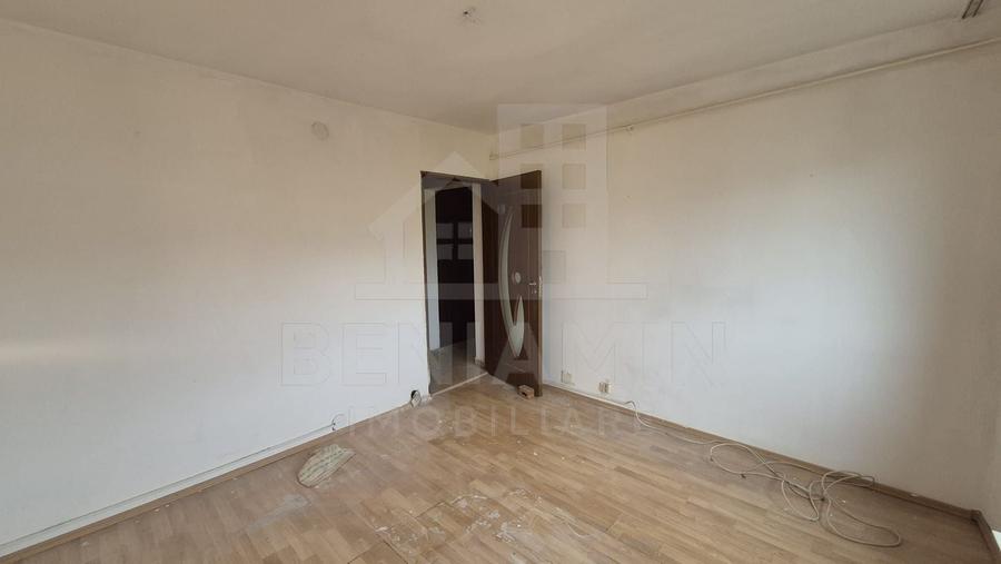 Apartament cu 2 camere decomandat în Rovine