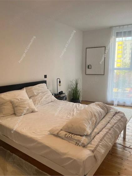 Apartament cu 2 camere semidecomandat, mobilat în Soarelui