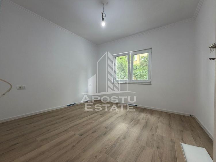 Apartament cu 3 camere decomandat în Dâmbovița