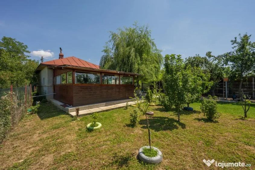Casă cu 3 camere cu Teren 2200 Mp în Răcari