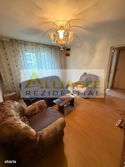 Apartament 2 Camere Semidecomandat | Sector 4 - 3