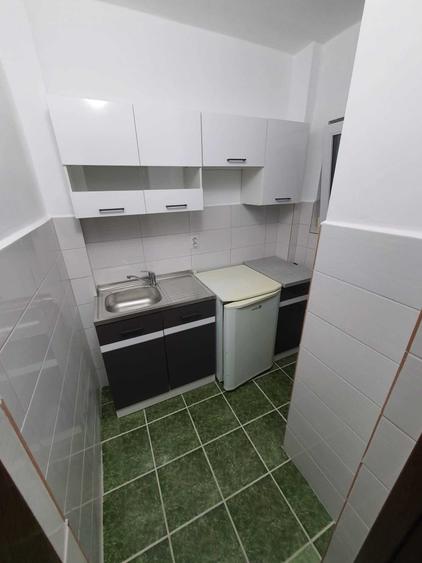 Garsonieră decomandată în UTA