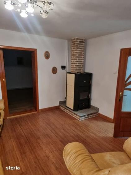 Casă cu 6 camere cu Teren 1724 Mp în Adâncata
